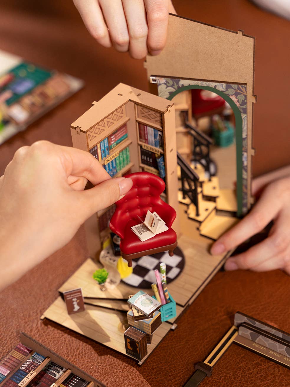 TGB07 Bookstore Robotime Rolife DIY Kit Book Nook 3D Puzzles