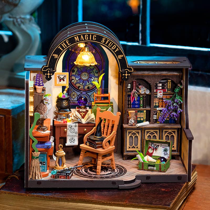 DG166 Rolife The Magic Study DIY Miniature House