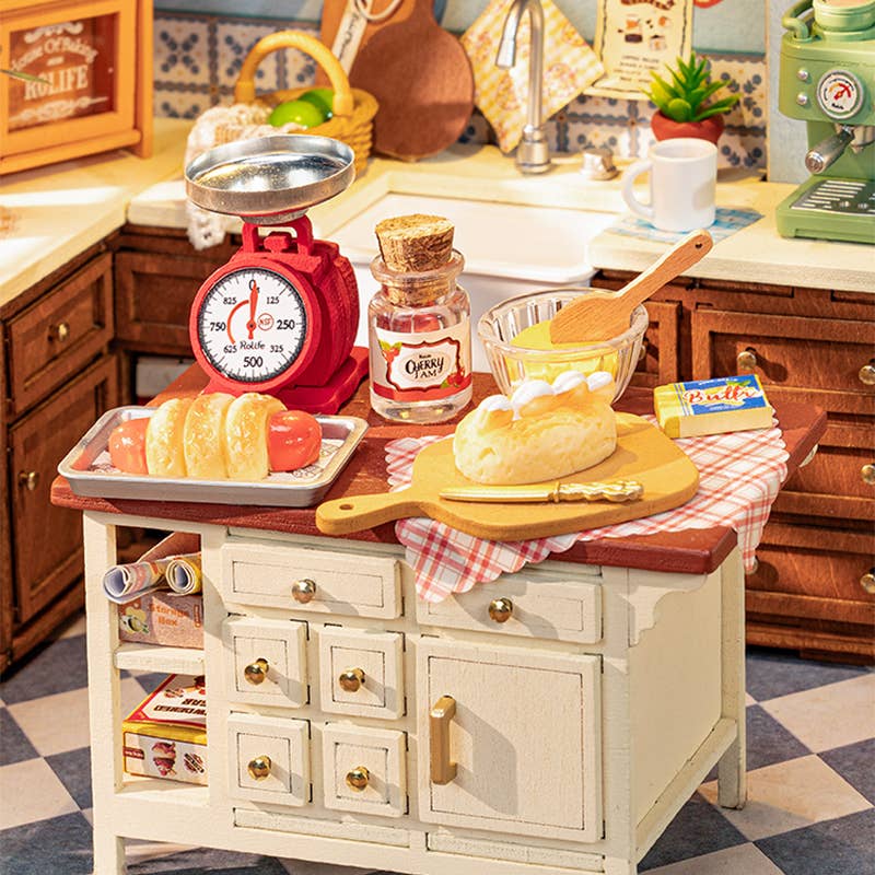 DG172 Rolife Baking Kitchen DIY Miniature House