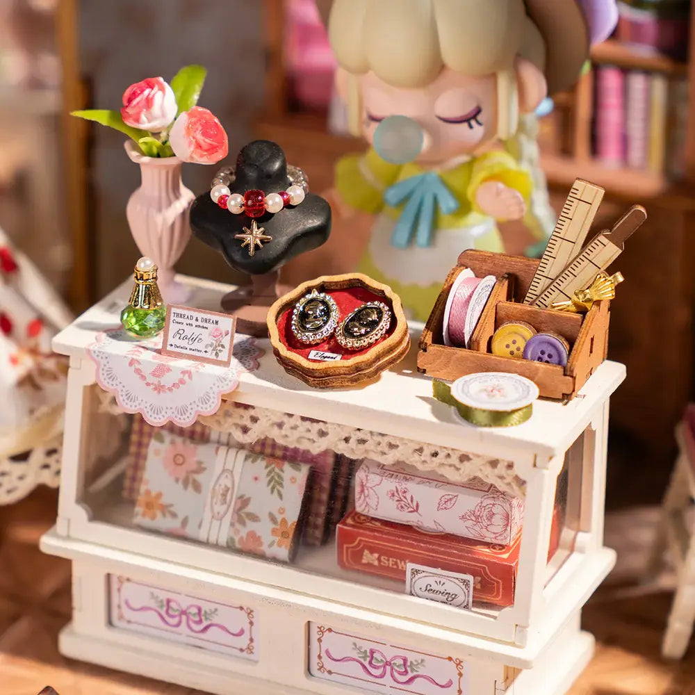 DG178 Rolife Elsa's Tailoring DIY Miniature House