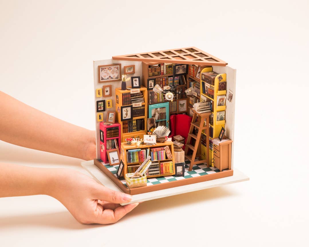 DG102 Sam's Study Rolife Library DIY Miniature Dollhouse
