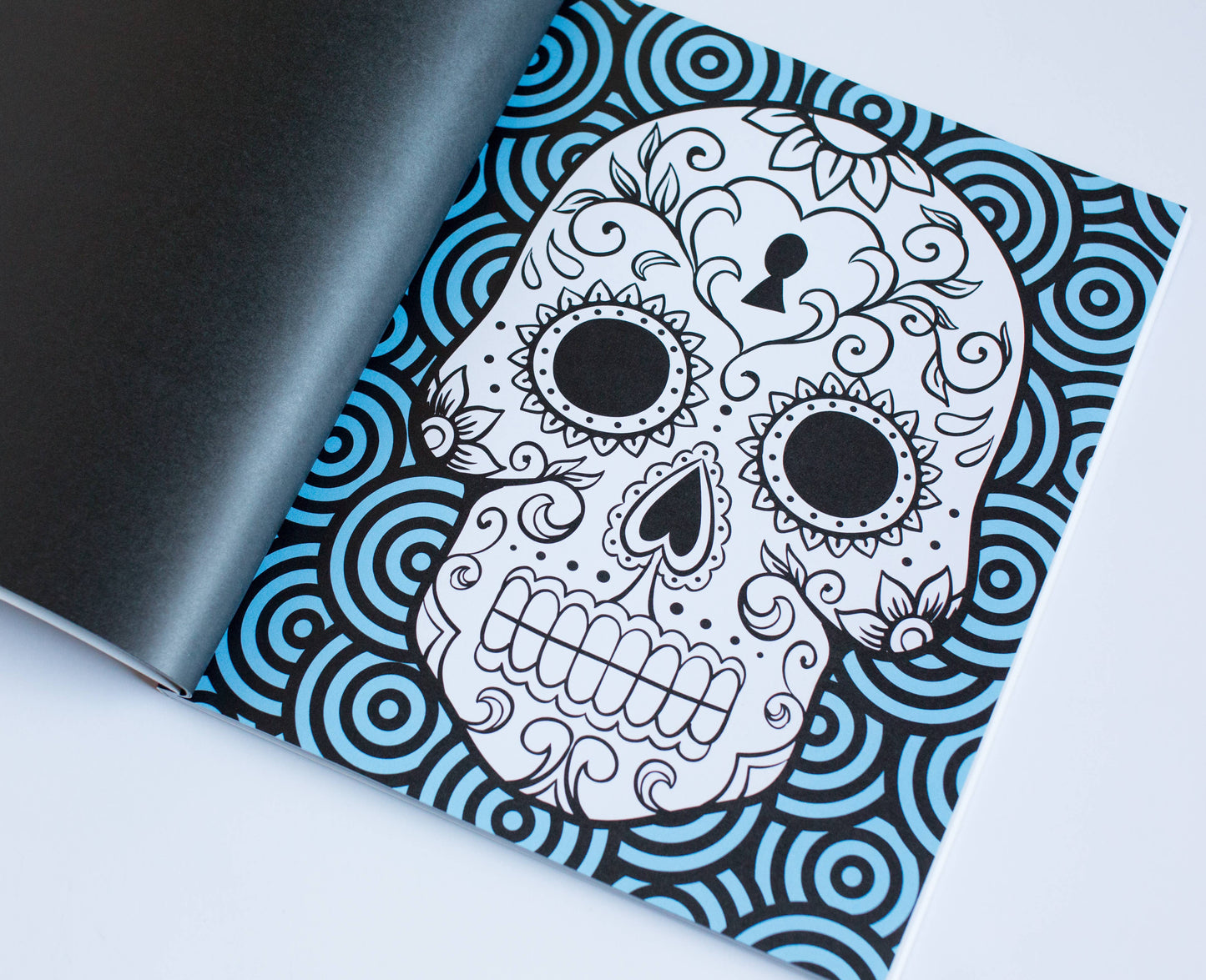 Dia De Los Muertos: Coloring Book